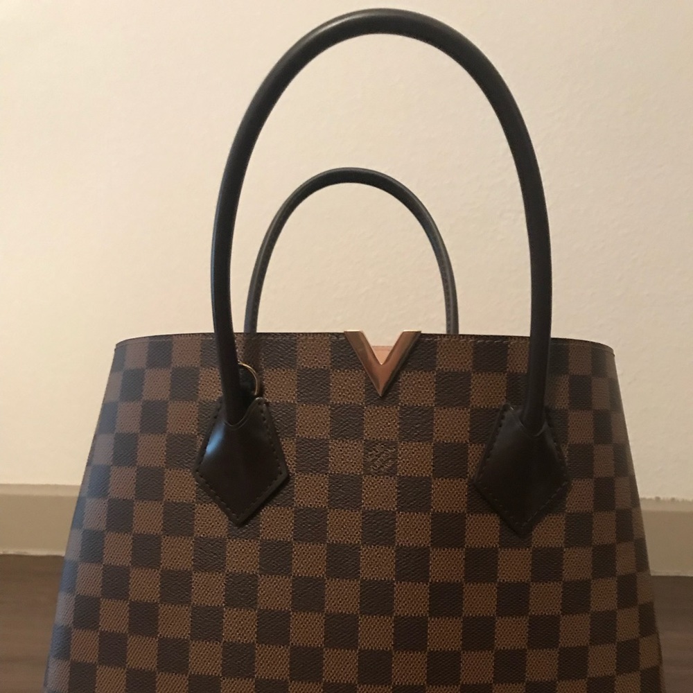 Kensington Classic Louis Vuitton Purse